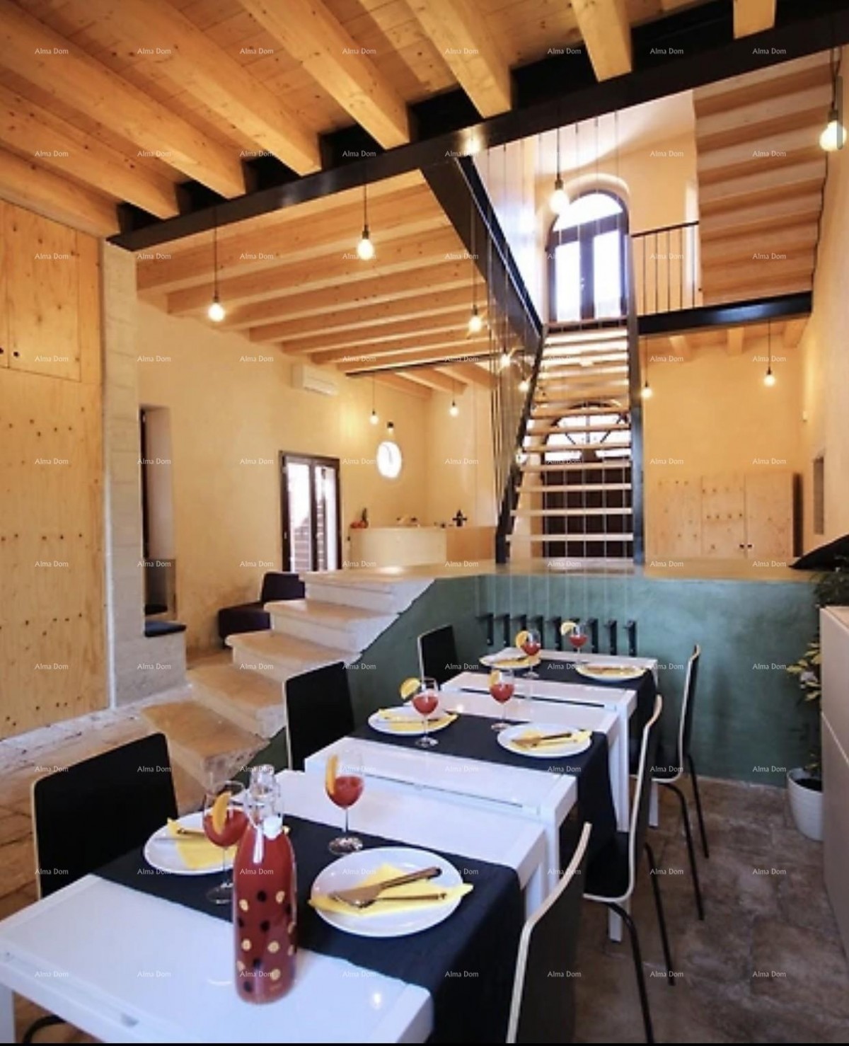 Отремонтировано! Продажа старой виллы 17 века в Водняне. 4