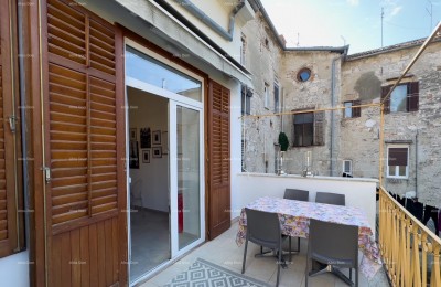 Stiamo vendendo un appartamento ristrutturato nel centro di Pola!