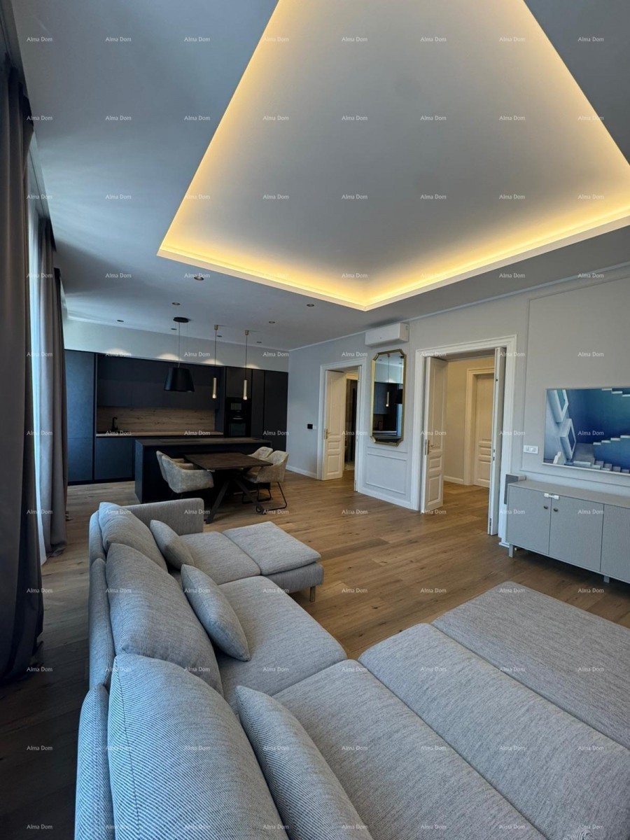 Vendita - appartamento di lusso ristrutturato nel centro di Pola! 1