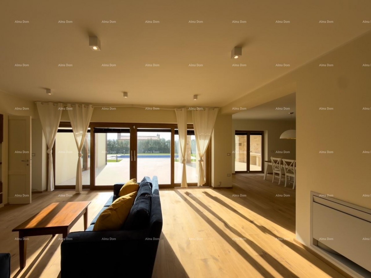 Vendiamo una villa con vista sui Brioni! 6