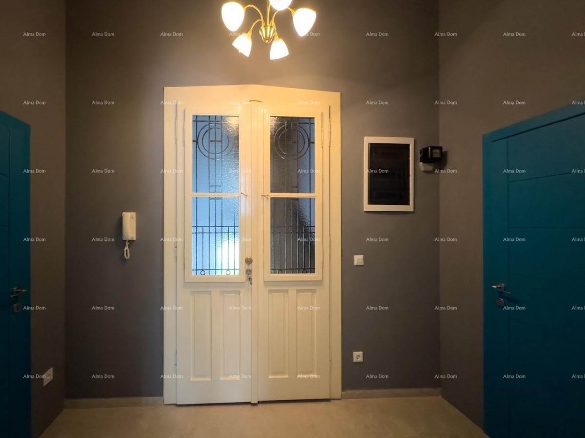 Prodajemo renoviran stan u centru Pule! 3