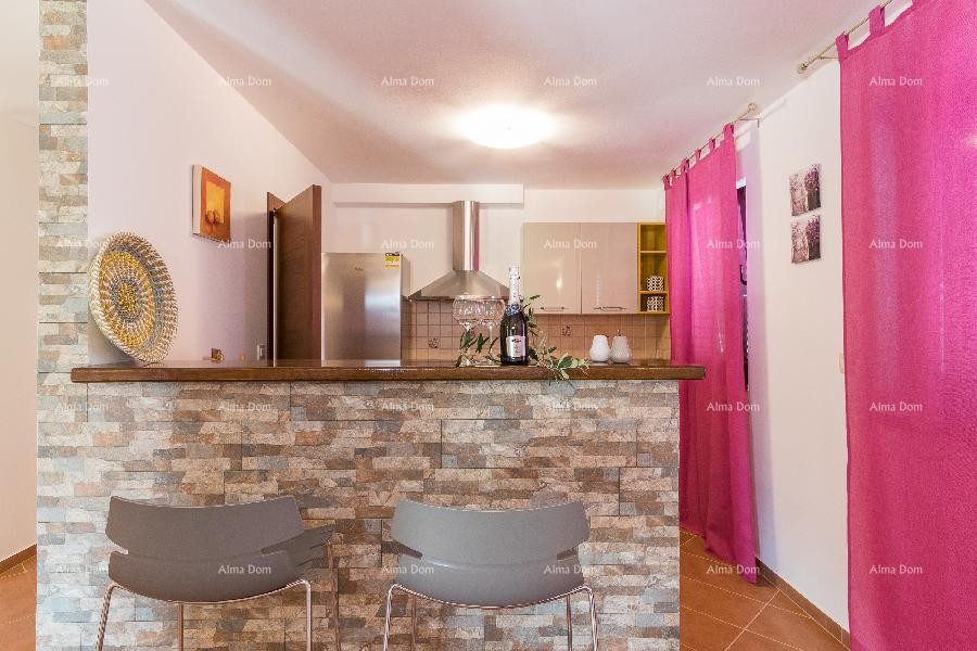 Valdebek. Samostoječa hiša s bazenom in jacuzzijem! Bližina centra mesta Pule. 9