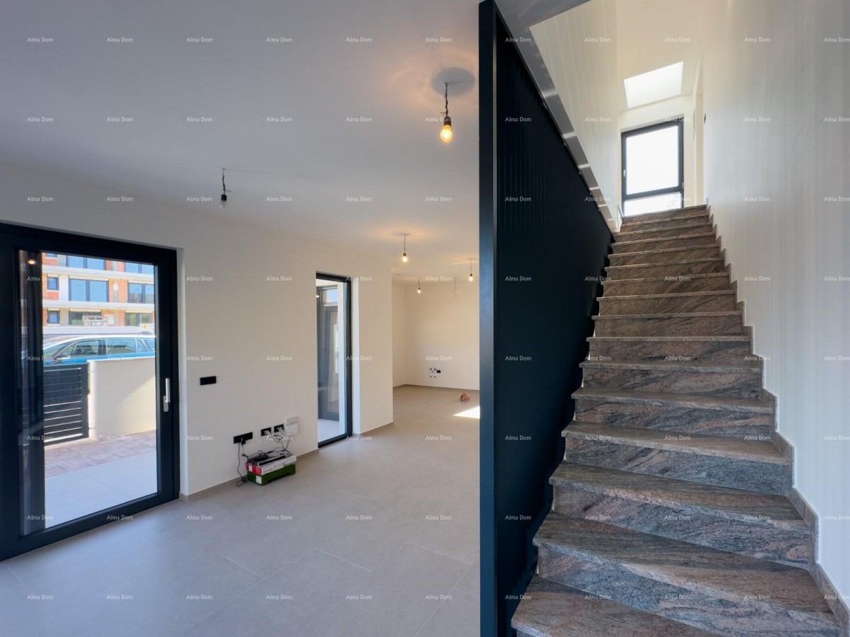 We are selling a semi-detached villa with a pool and a garage 17