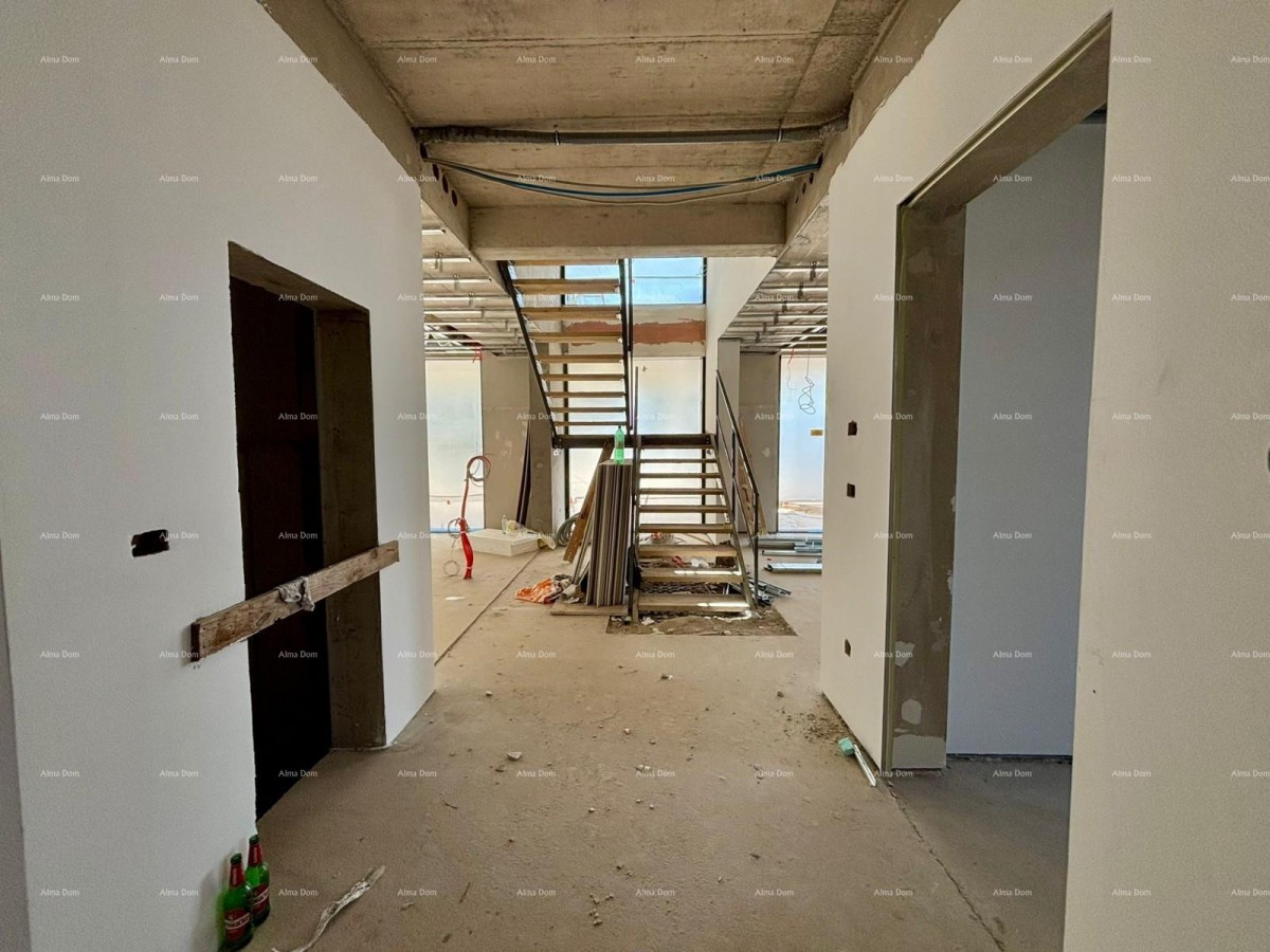 Продается современная вилла в Ровине 32