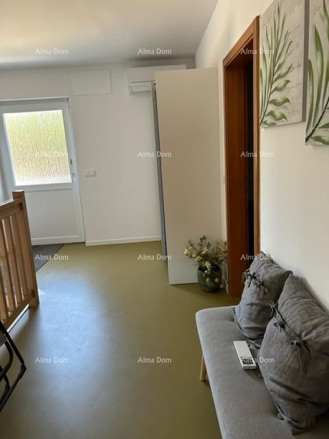 A beautiful villa with a sea view. POMER 17