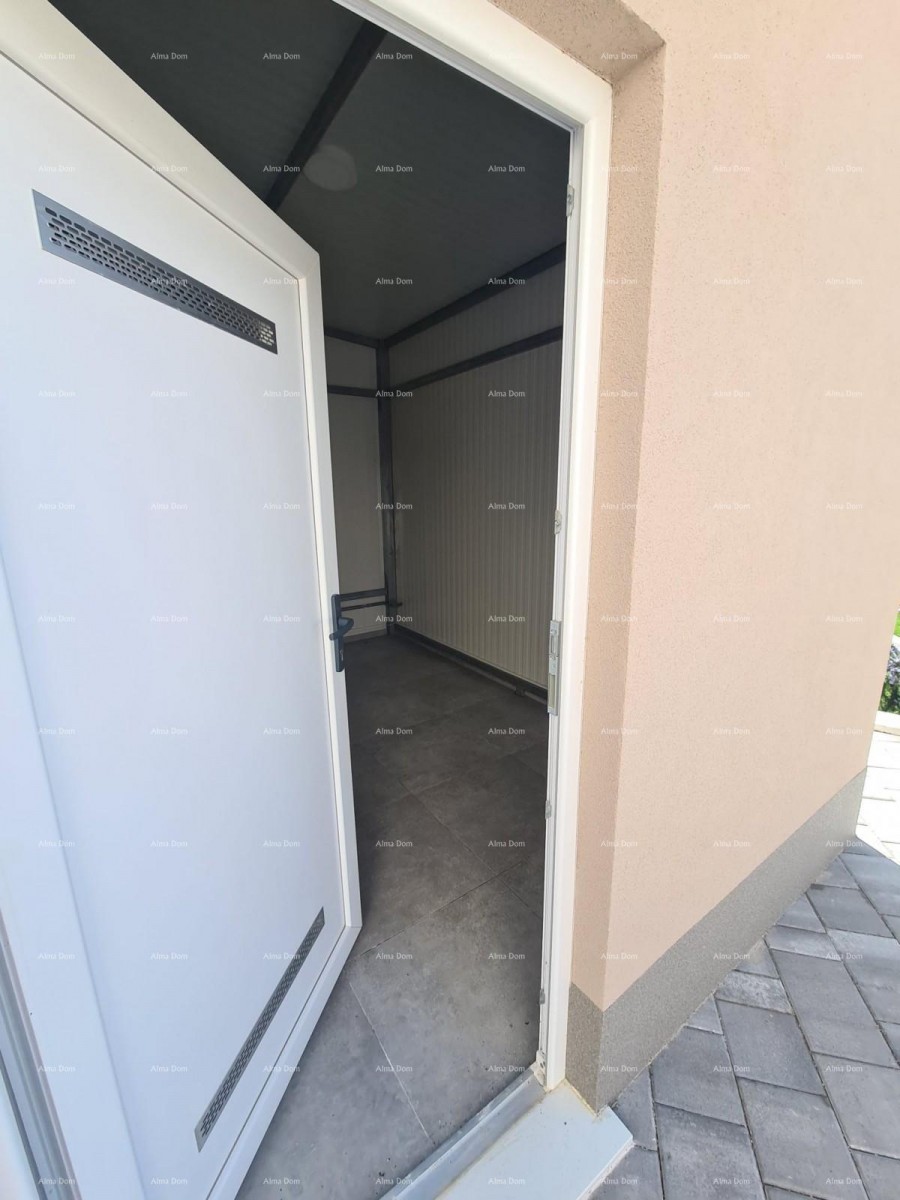 Современный оазис с бассейном и собственным садом в Банйолах 34