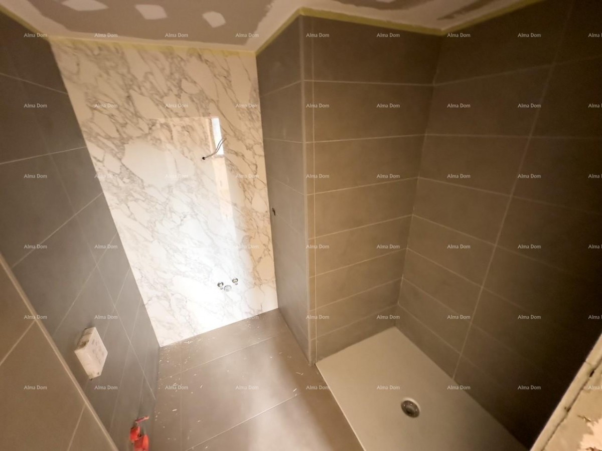 Beautiful apartment in a semi-detached building. LABIN 25