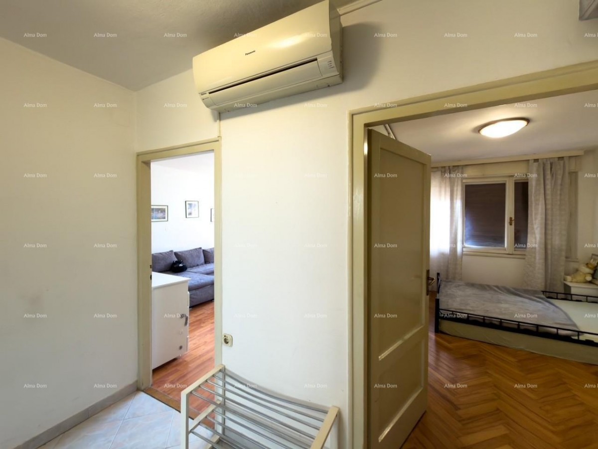 We are selling an apartment in an excellent location in Pula! 4
