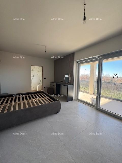 Šišan. Novozgrajena hiša z bazenom 27