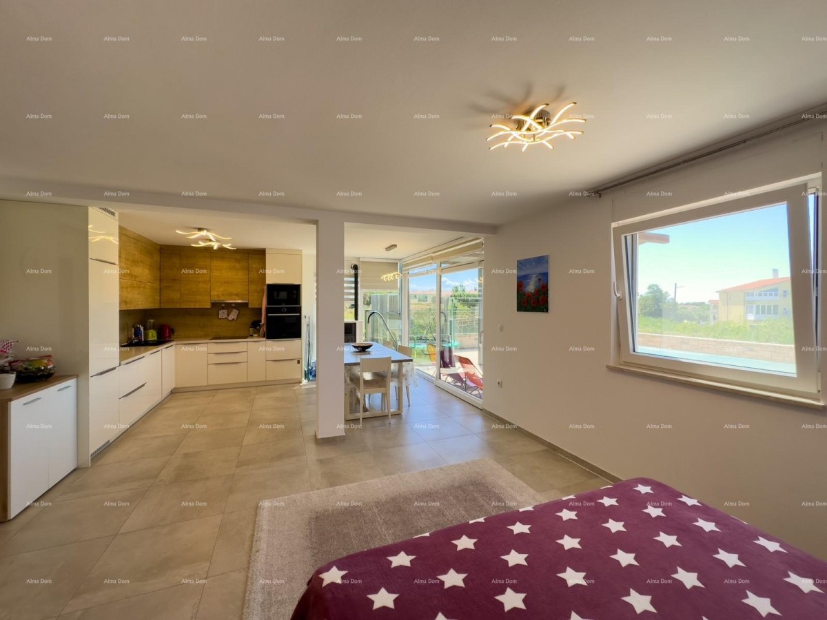 Продаем квартиру на первом этаже с собственным бассейном. Медулин 3