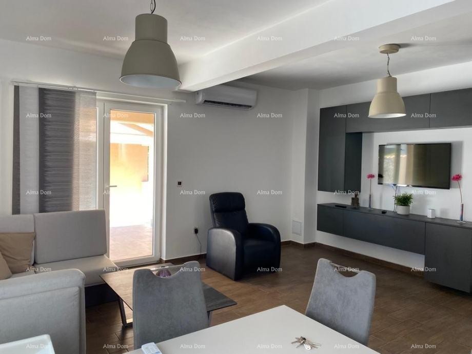 Продается дом, 200 м², с бассейнoм , Рашa 5