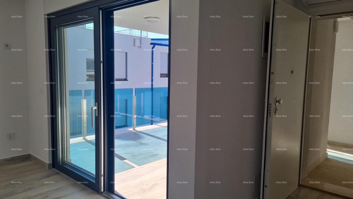 Appartamento moderno con due posti auto, nel blocco B, vicino a Umago! s2 16