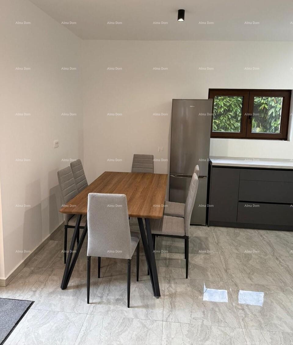 POREČ, Renovirana kamena kuća s pogledom na more 4