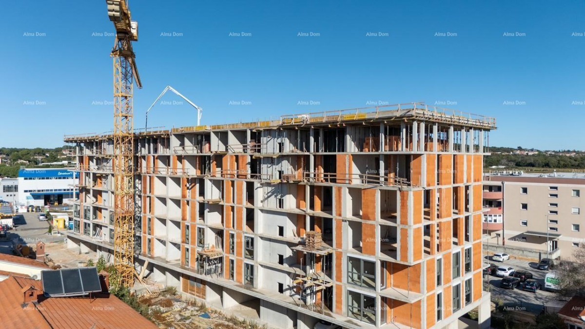Pula! Multi-family, modern building with an elevator, close to the center. Apartment with a parking space and storage S84. 19