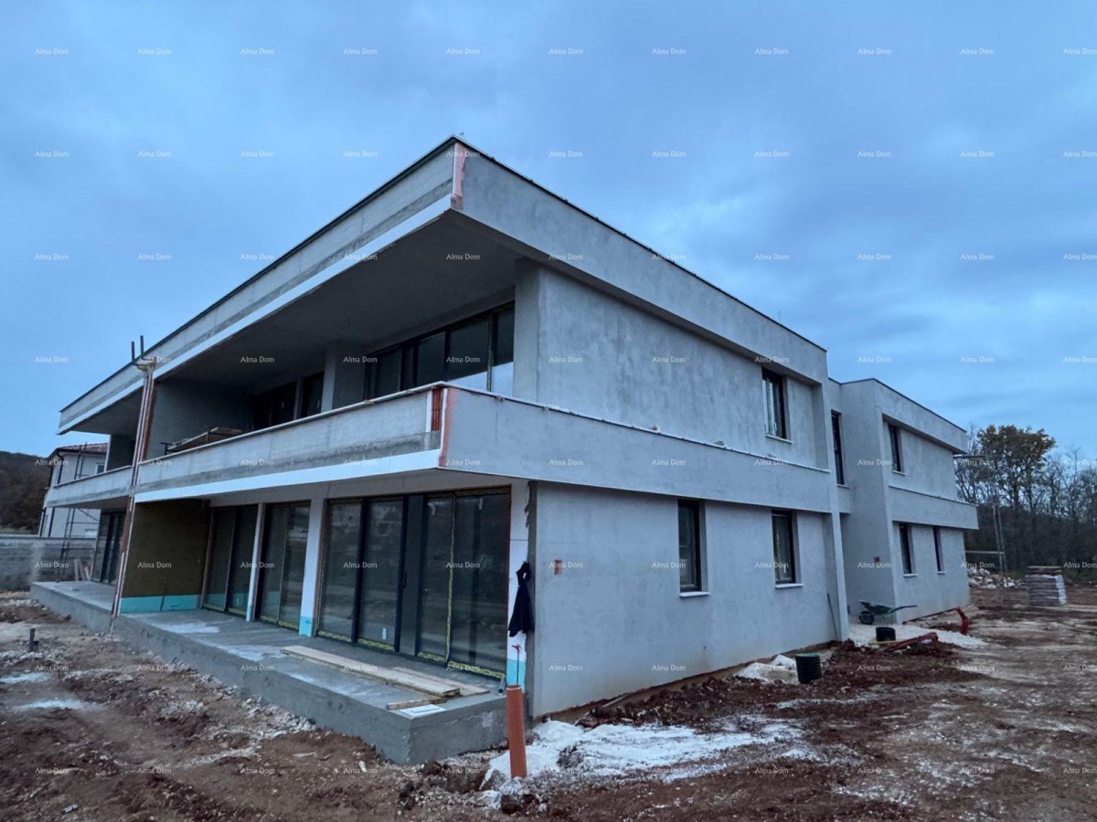 Продажа - квартира в новостройке с садом и парковочным местом, Рови 1