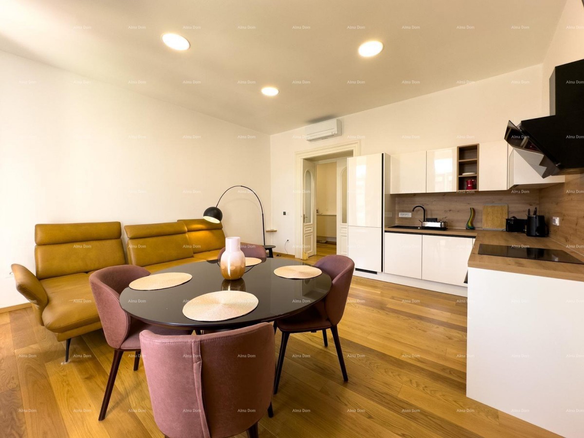 Predivan, renovirani stan u strogom centru, na gradskoj tržnici, Pula! 7