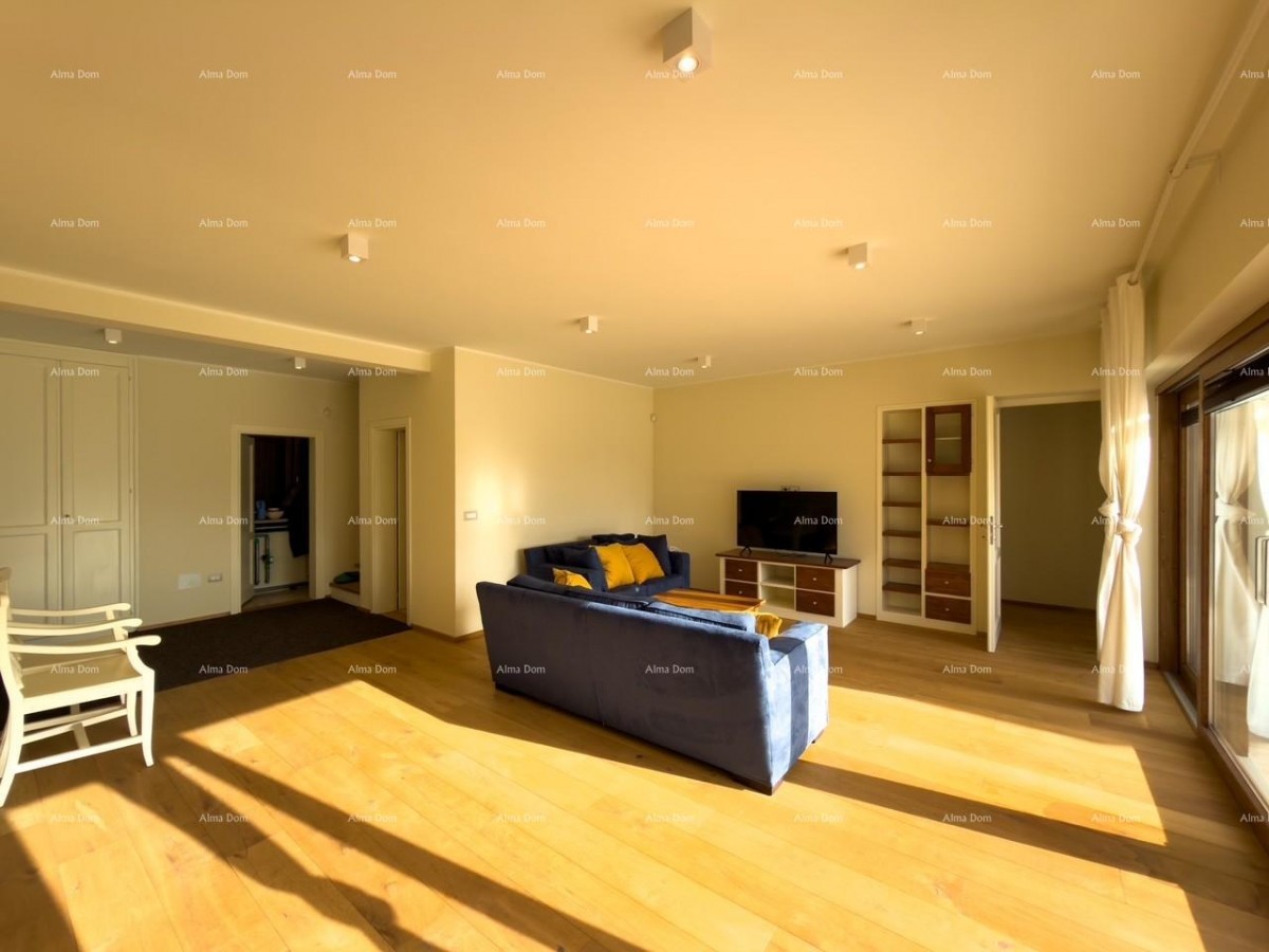 Vendiamo una villa con vista sui Brioni! 7