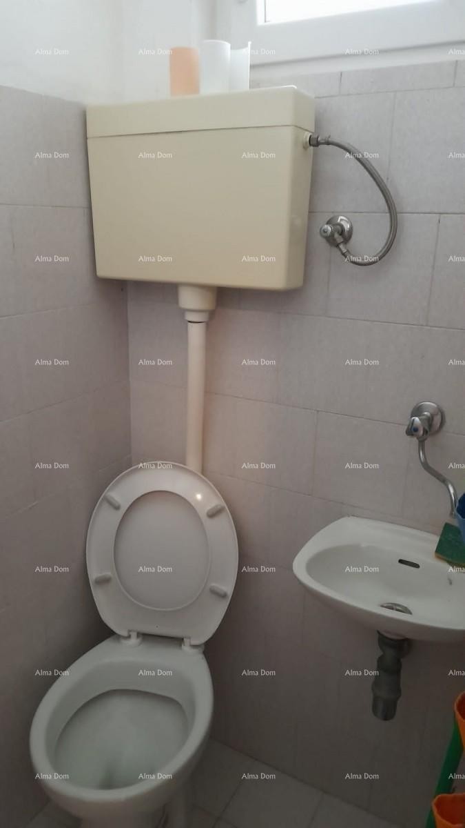 Prodaja, Ližnjan , kuća u nizu sa tri apartmana. 15