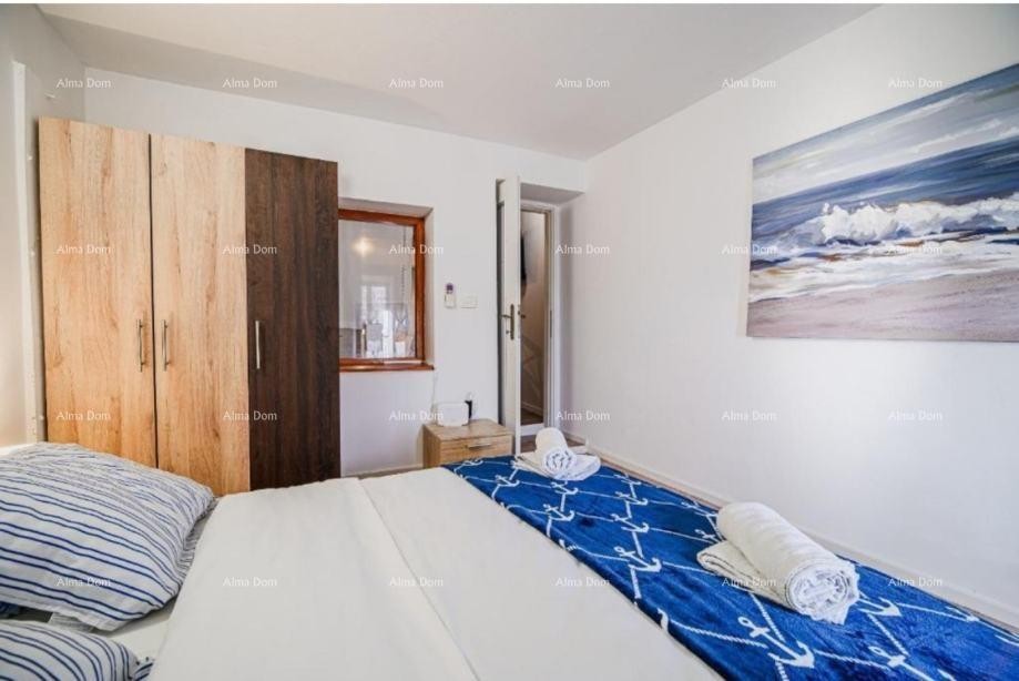 Продажа меблированной и отремонтированной квартиры - первый ряд к морю! Умаг 9