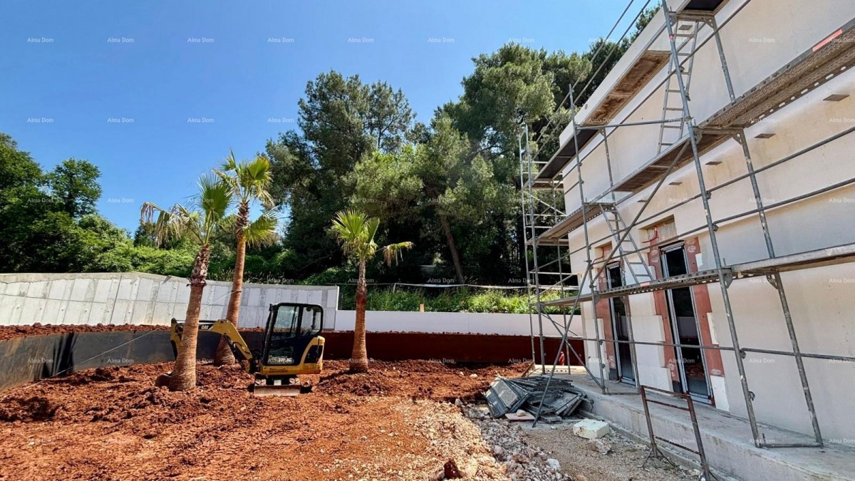 Продается современная вилла в Ровине 24