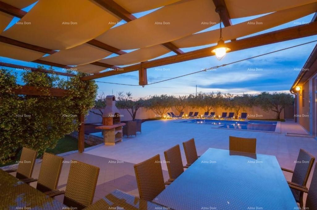 Prodaja se čudovita vila z bazenom v Banjolah 16