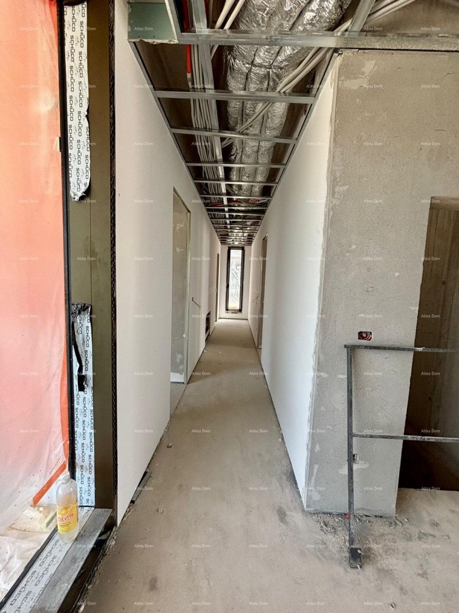 Продается современная вилла в Ровине 39