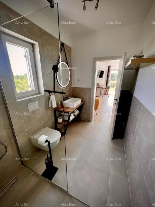 Bella e moderna casa in vendita, Parenzo 27