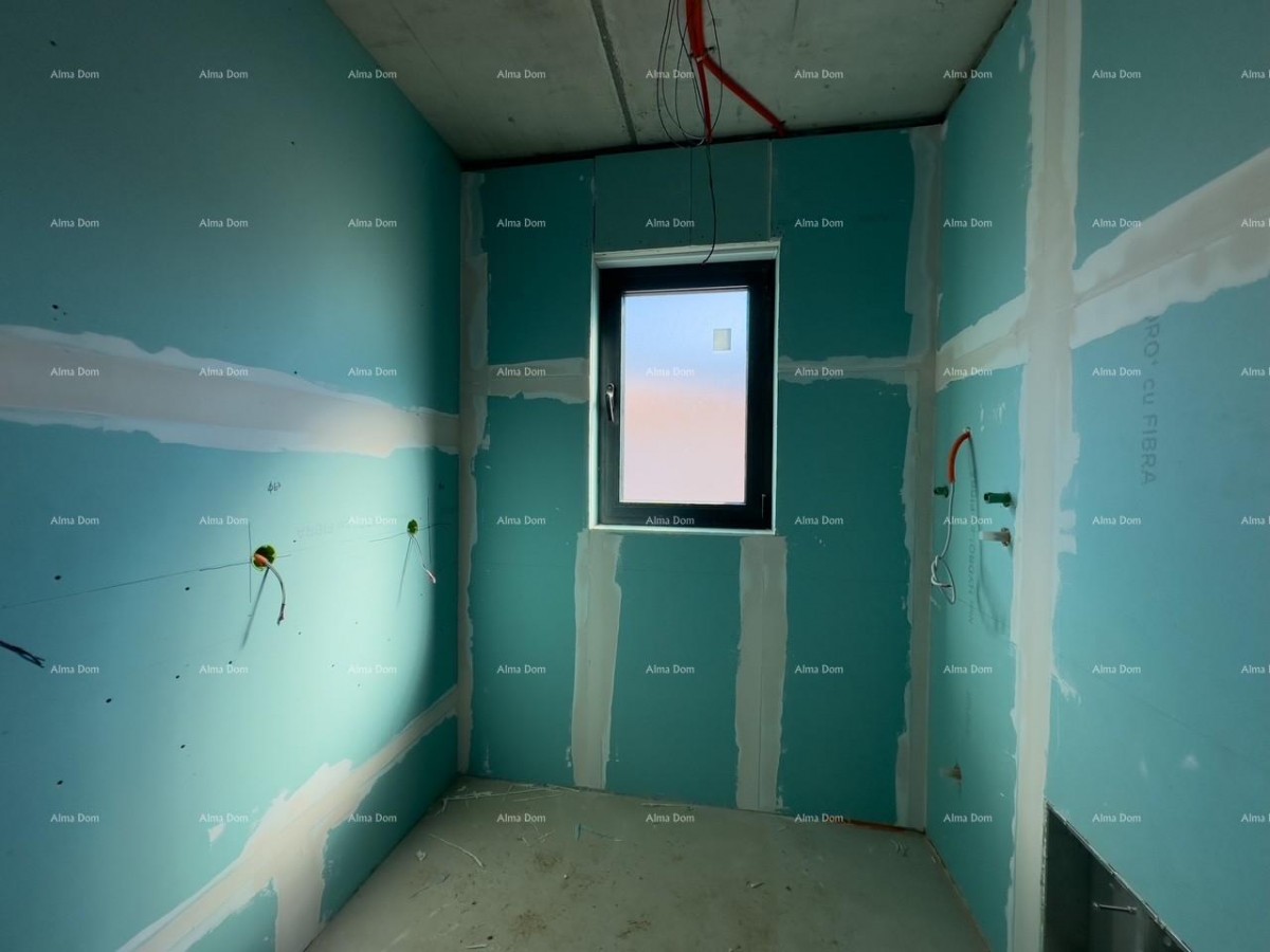 Продается квартира на втором этаже небольшого дома! 3