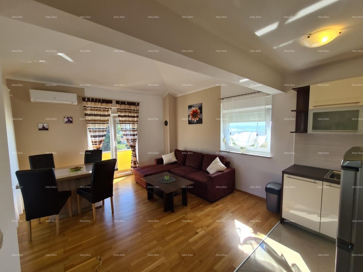 Medulin! House with 6 separate residential units! 24