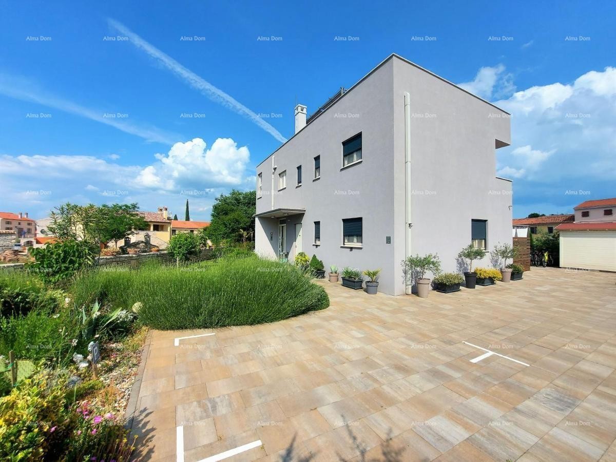 House Bale 22