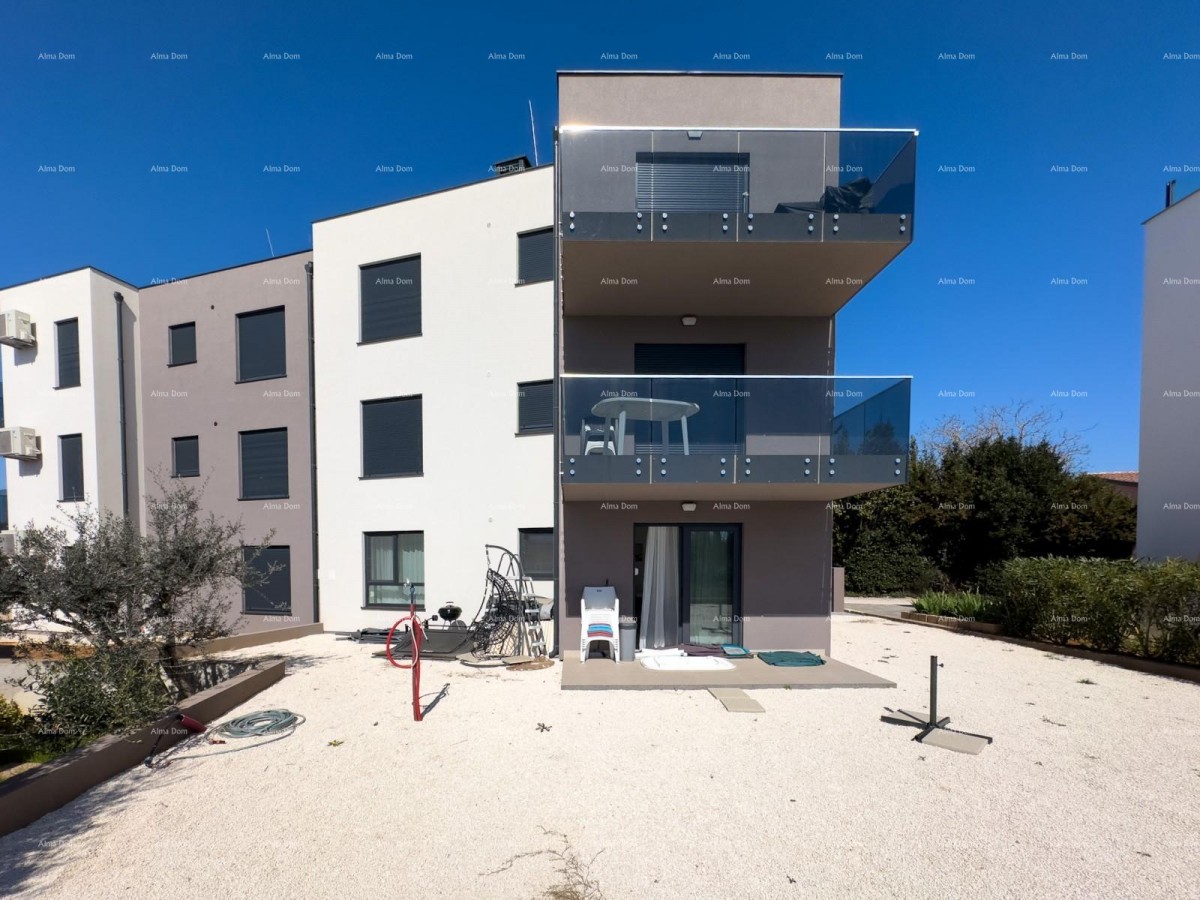 Stiamo vendendo un nuovo appartamento con un ampio giardino a Medolino! 1