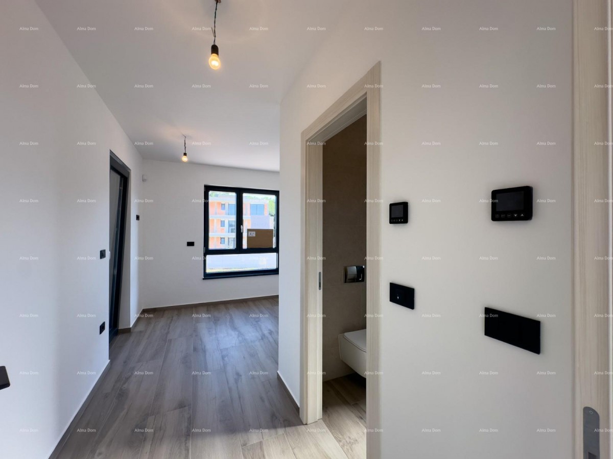 Продаем двухквартирную виллу с бассейном и гаражом 20