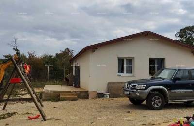 Prodamo veliko gradbeno zemljišče s projektom za gradnjo vile, Svetvinčenat