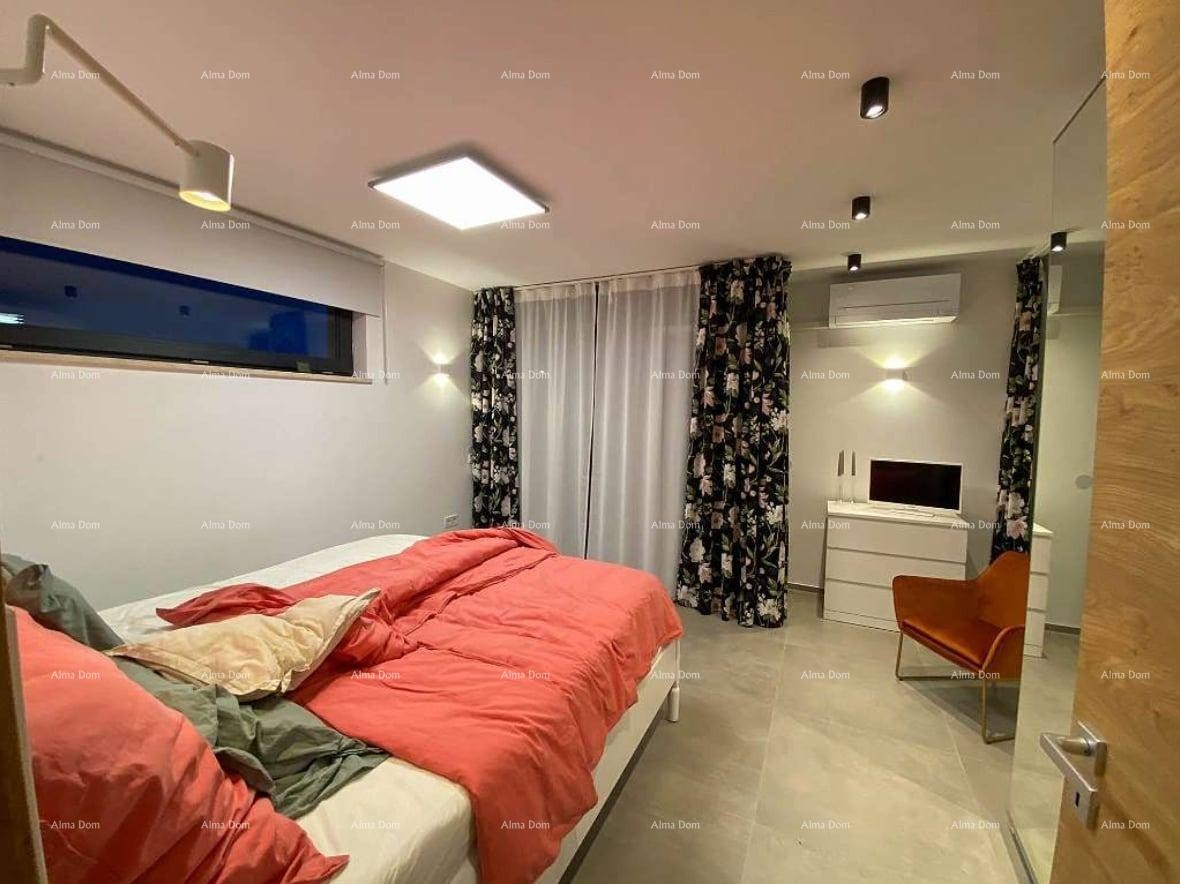 Moderna vila v Istri s pogledom na morje, strešno teraso in urejenim vrtom – 800 m od plaže 9
