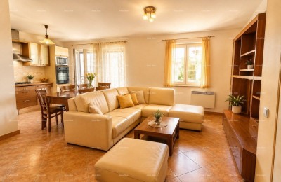СТАН В РОВИНЬ – 76 м², 2 ГАРАЖА