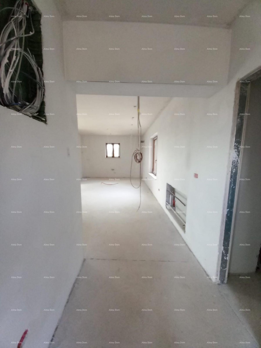 Kuća s bazenom i pogledom na more, Kaštelir 8