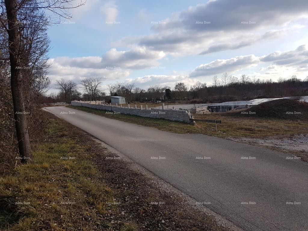 Građevinska parcela sa građevinskom dozvolom za prizemnicu! 3