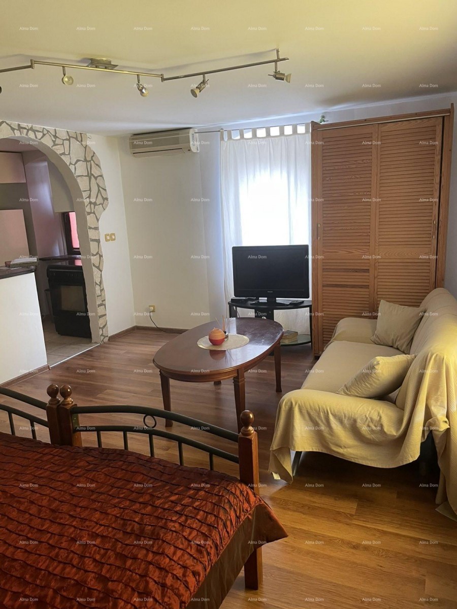 In vendita appartamento di 44 m2 a Pola, vicino al centro e all'Arena. 10