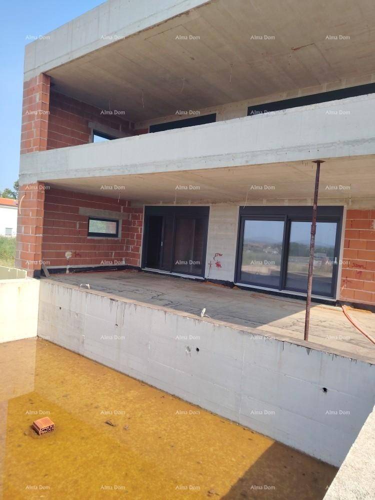 Лижнjan, На продажу фантастическая квартира на первом этаже с бассейном 1