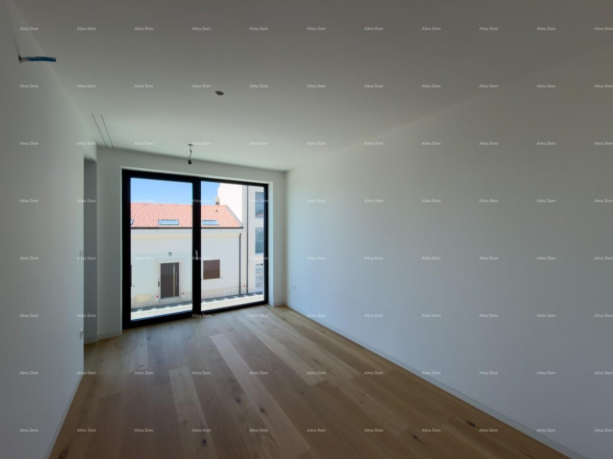 Vendita di appartamenti in edificio residenziale e commerciale con vista mare, centro di Umago! S3 15