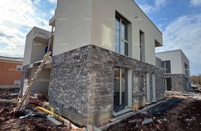 Продажа апартаментов в новостройке, 5 минут от пляжа, Умаг!