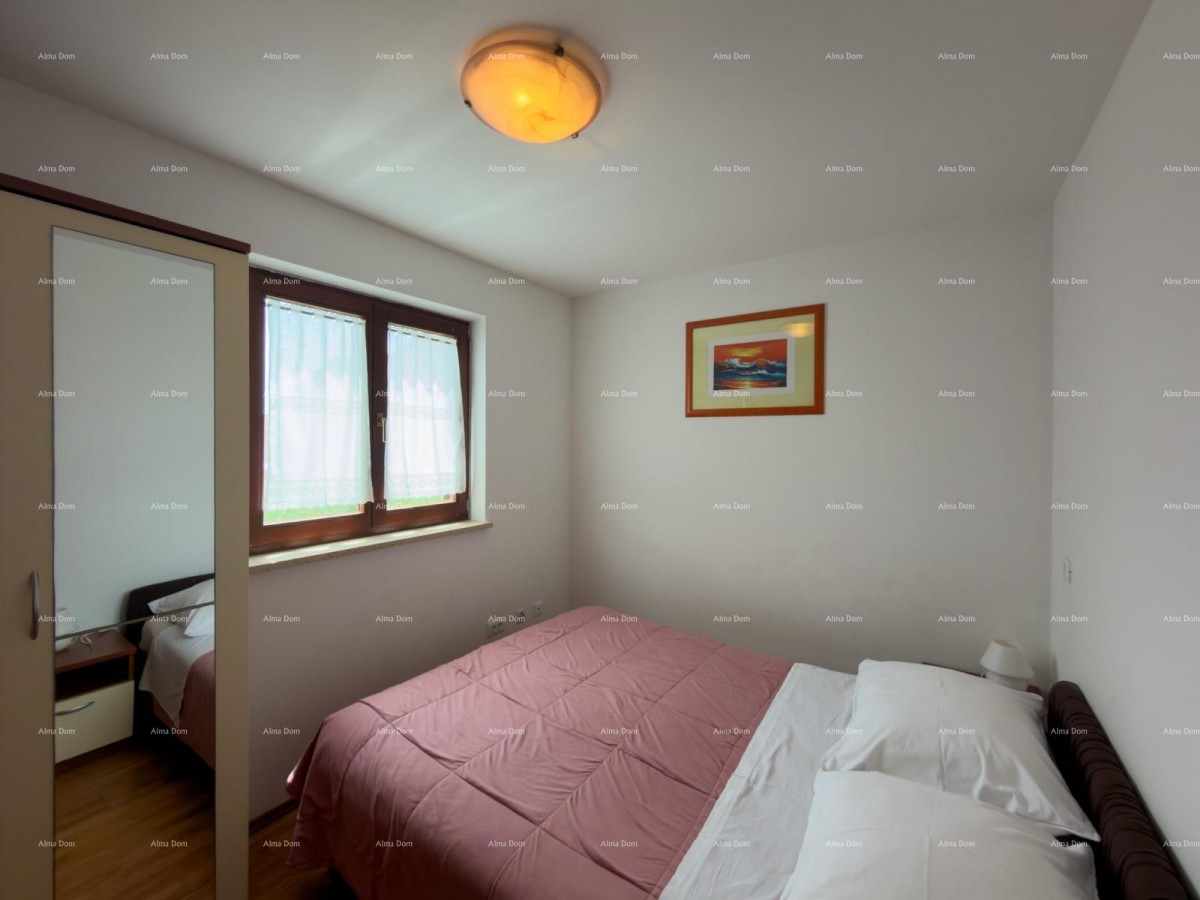 Novigrad, apartment in an attractive location with a pool. 12