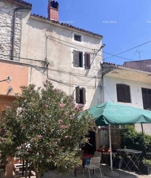 Na prodaju kamena kuća za obnovo – okolica Buja 1