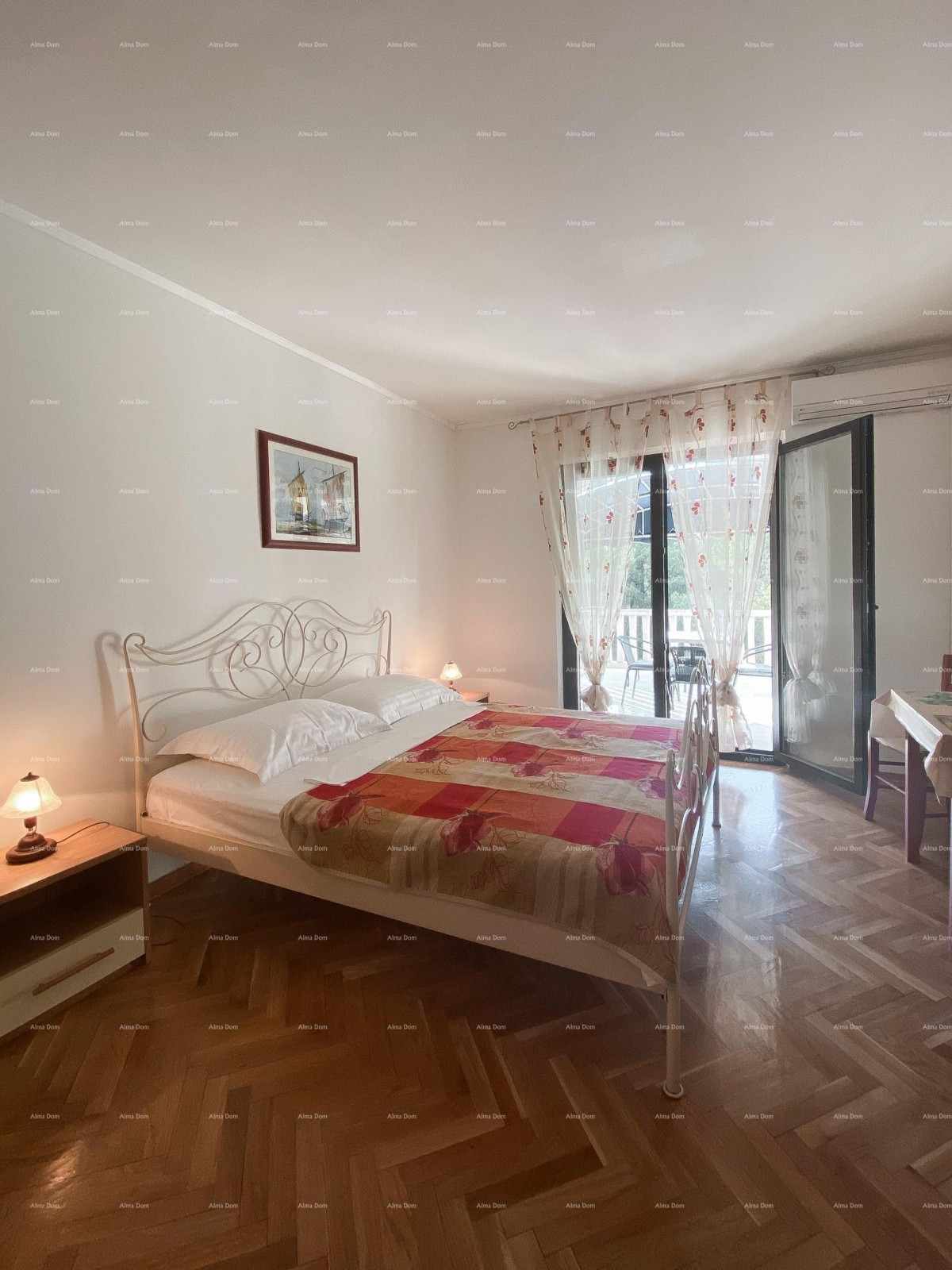 Lepa vila za prodajo na eni izmed najboljših lokacij v Supetru, otok Brač! 28