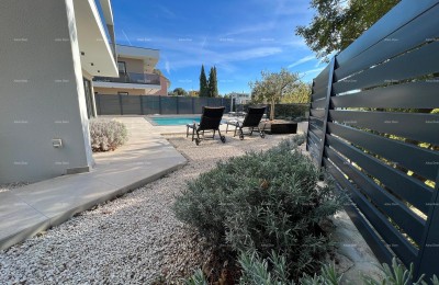 Villa modernog dizajna s bazenom - prodaja, Svetvinčenat!