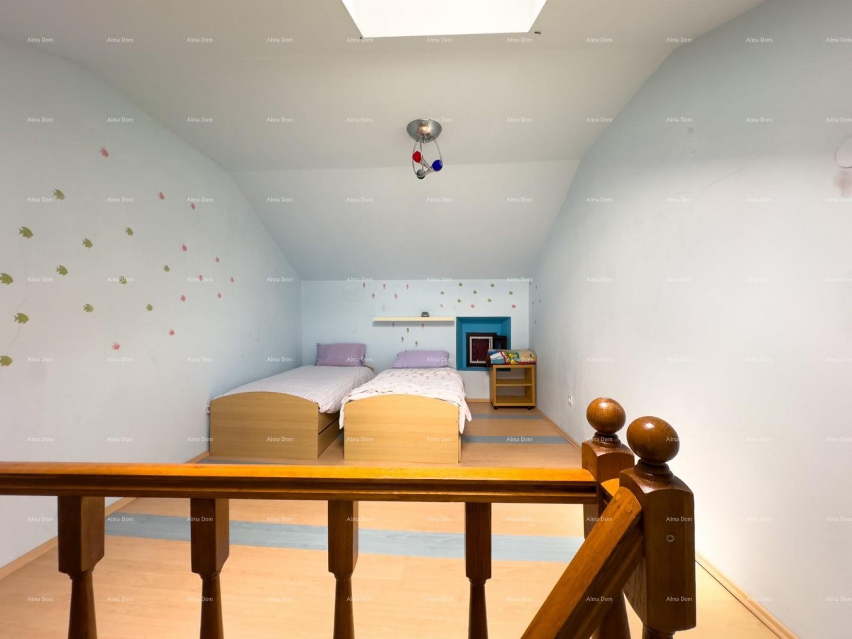 For sale: House in the center of Ližnjan! 16