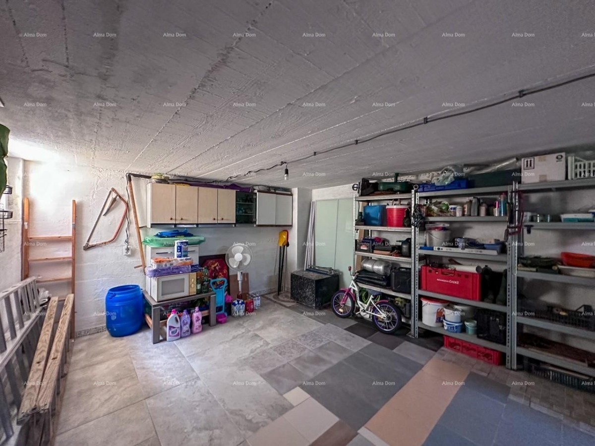 Vendiamo una casa con due appartamenti a Valbandon. 40