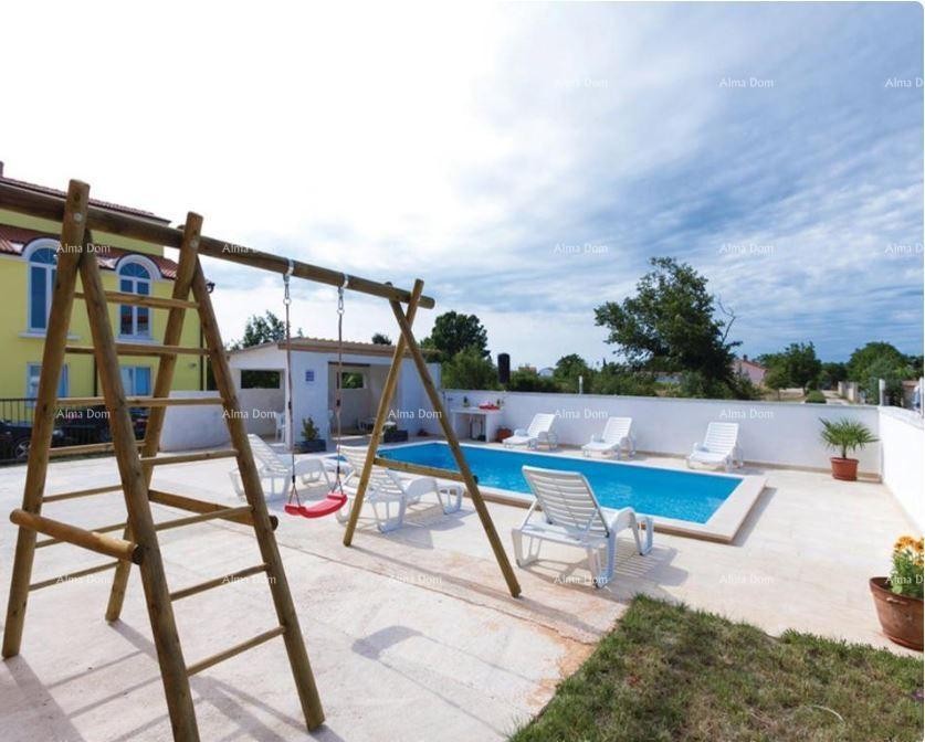 House with a Pool, VALBANDON 3