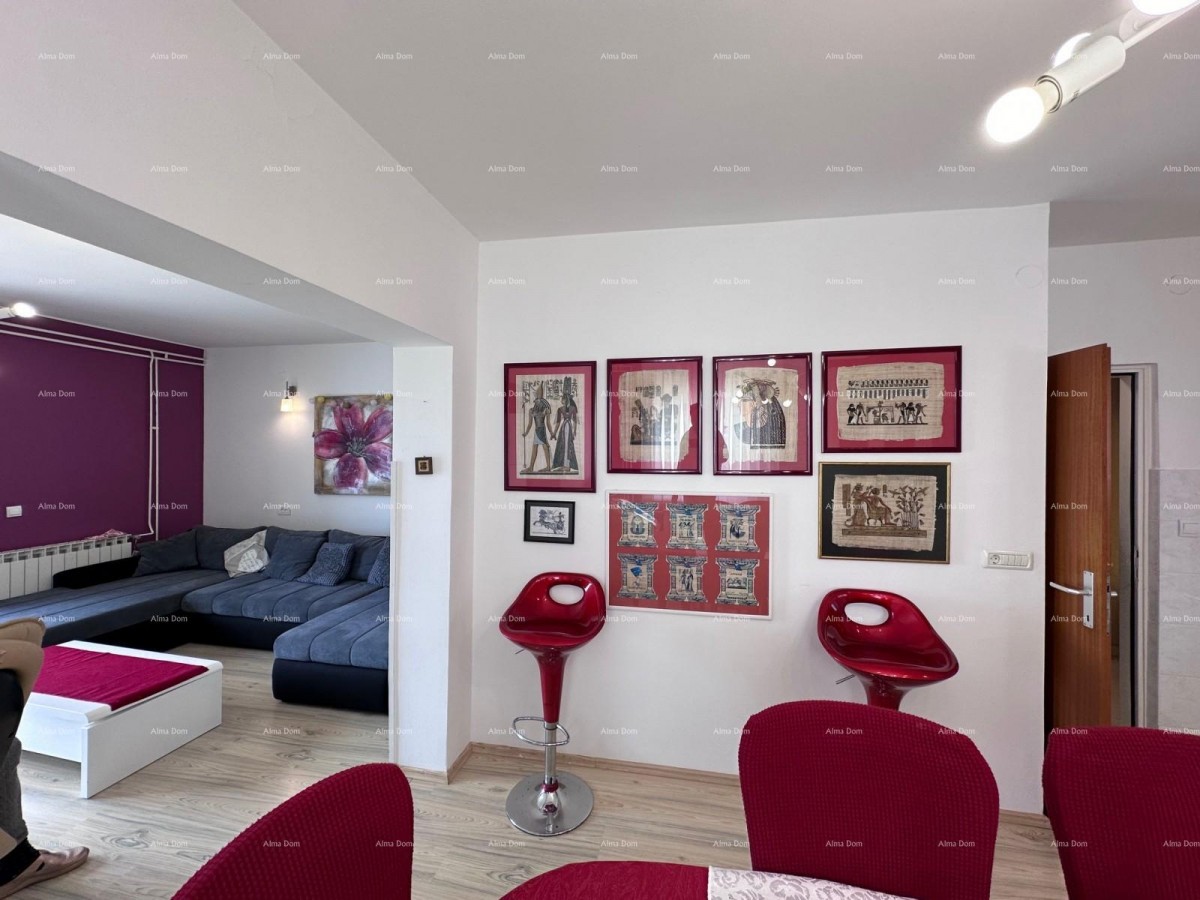 We are selling an apartment in a quiet location. Busoler. 11