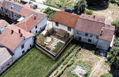 Građevinsko zemljište sa građevinskom dozvolom, Muntić. Pripremljen teren za gradnju.